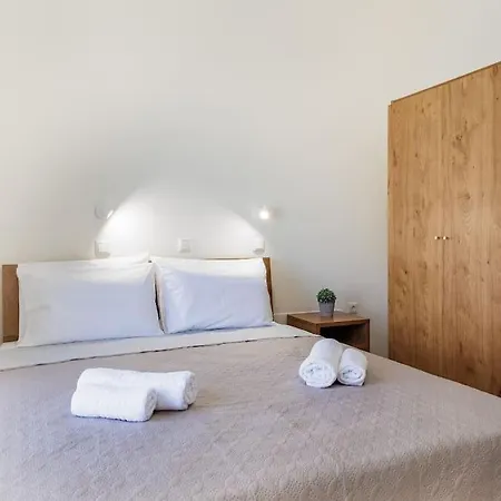 Naxian Place 2 Apartman