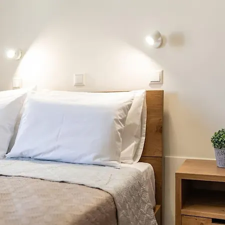 Naxian Place 2 Apartman