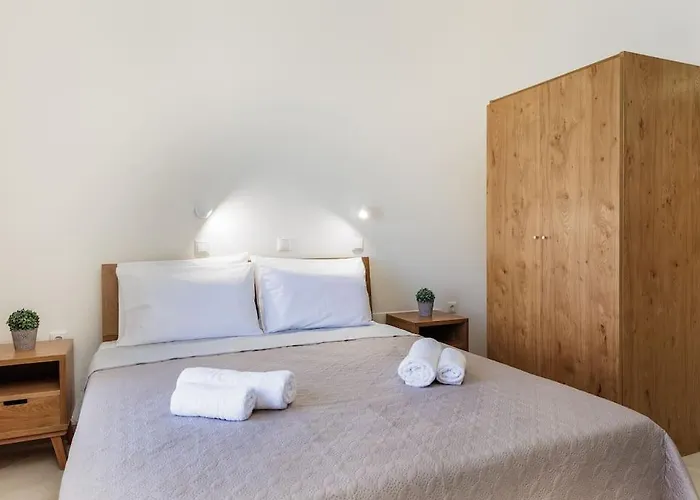 Naxian Place 2 Apartman